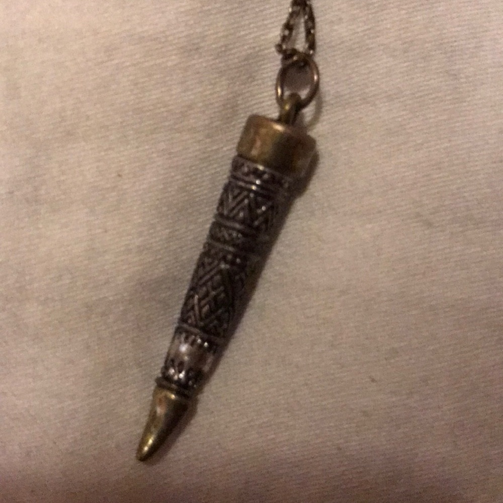 Necklaces - Picture 4 of 6